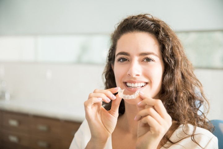 3 + 1 Συχνές Ερωτήσεις για τη Θεραπεία Invisalign