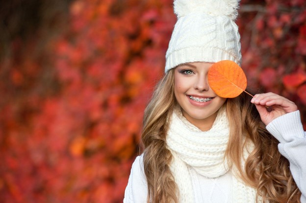 Ορθοδοντική και μόδα: Πώς να είσαι trendy με τα σιδεράκια σου το φθινόπωρο!