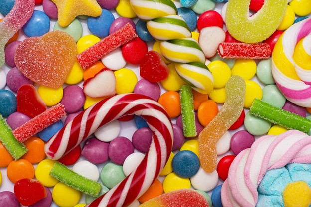 4 σημαντικά tips για να διατηρήσετε τη θεραπεία Invisalign κατά τη διάρκεια του Πάσχα