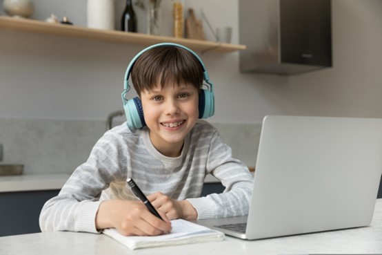 Γιατί οι Σχολικές Αργίες είναι Ιδανική Περίοδος για να Φορέσει το Παιδί σας Σιδεράκια