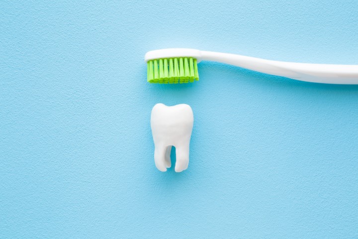 Μαλακή ή σκληρή οδοντόβουρτσα: ποια να επιλέξεις και γιατί